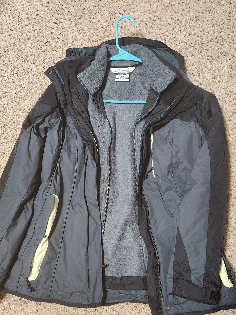 Columbia Women's Black and Gray Ski Jacket with Cream Trim
